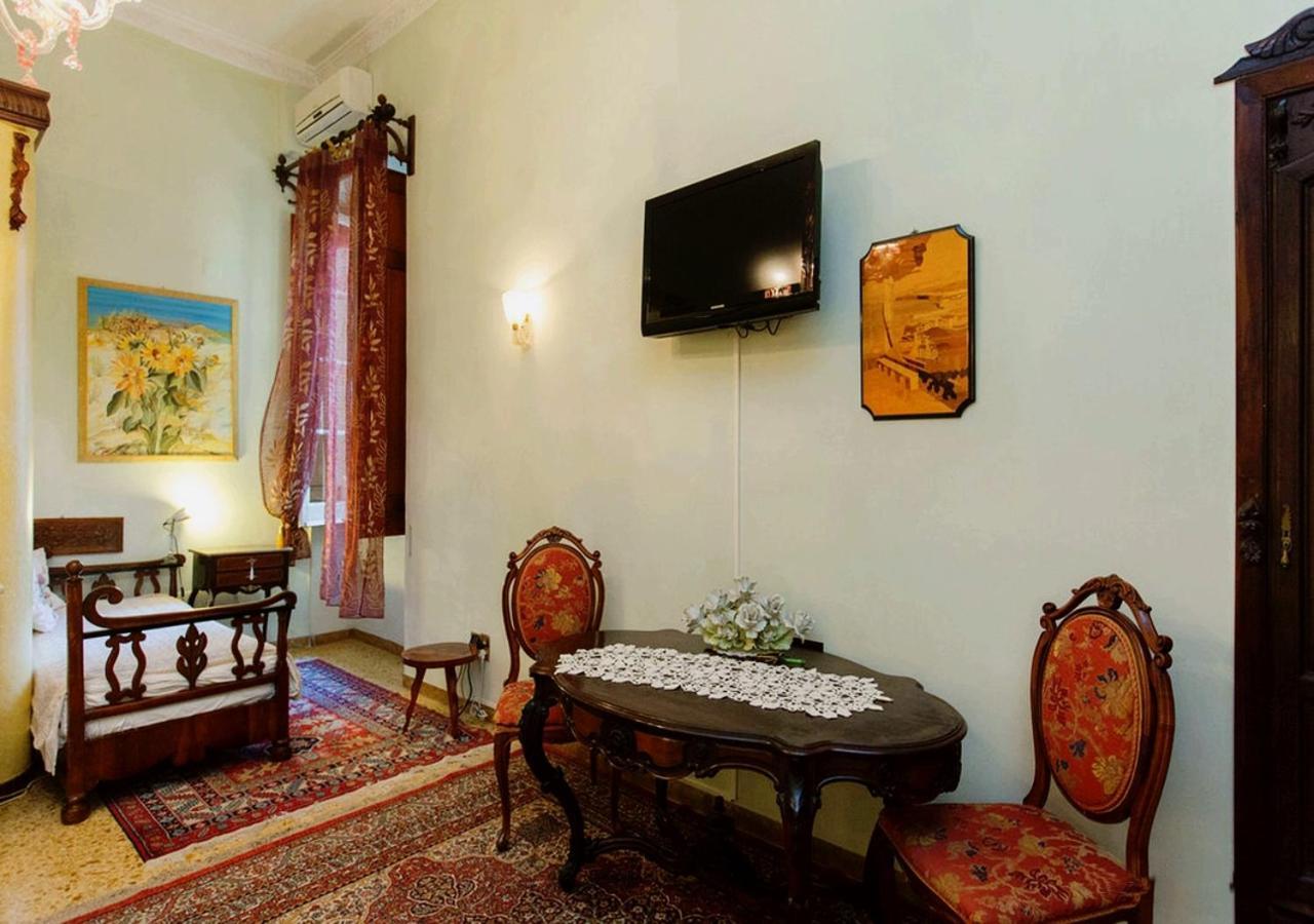 B&B Atmosfere Del Centro Storico Nápoly Kültér fotó