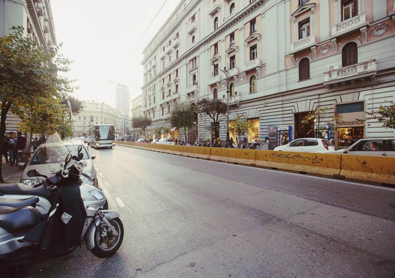B&B Atmosfere Del Centro Storico Nápoly Kültér fotó