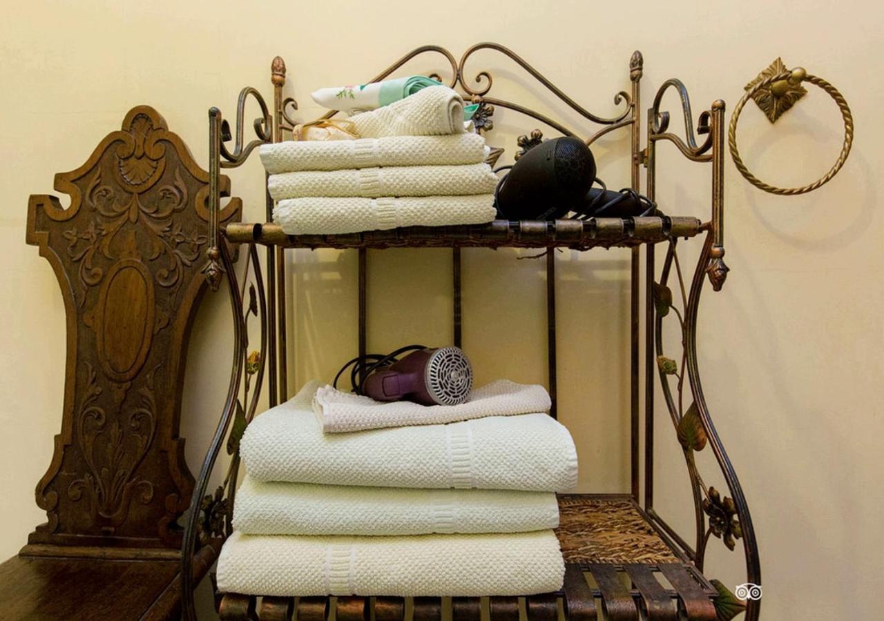 B&B Atmosfere Del Centro Storico Nápoly Szoba fotó